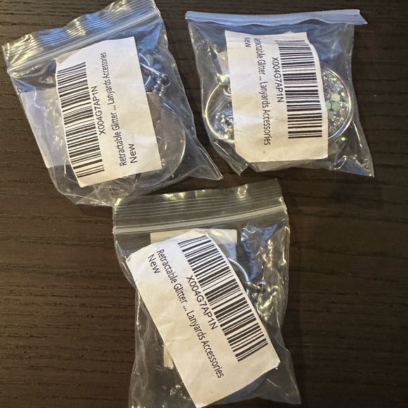 Retractable Glitter Badge Reel w/ Key Ring Silver – 3 Pack NIP - Picture 2 of 5